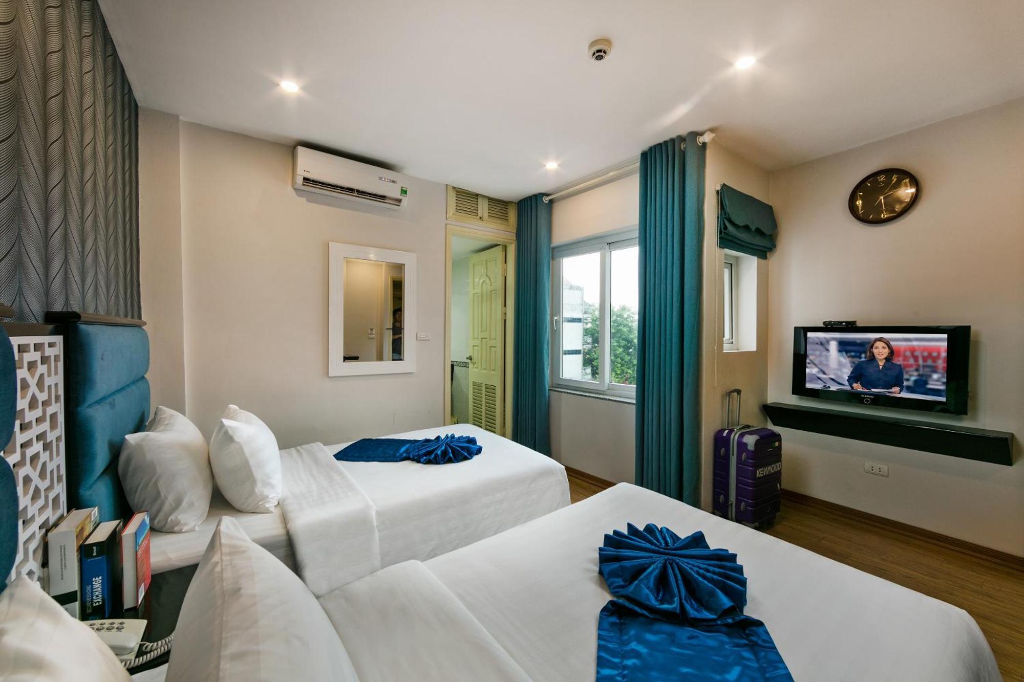 Deluxe Double or Twin Room with City View